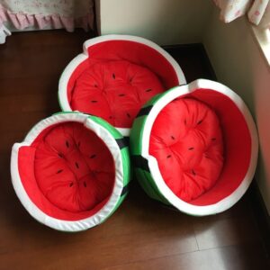 Four seasons kennel watermelon bed home quiet pets autumn and winter warm cat litter Teddy bear small dog cat watermelon nest